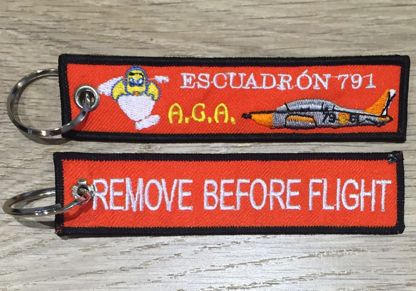 Llavero Remove Before Flight \"Escuadrón 791 Elemental\" naranja
